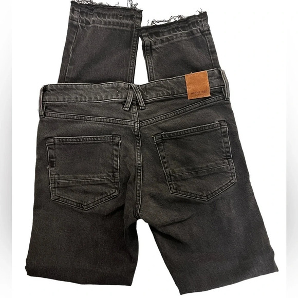 Free People Faded Black Distressed Ripped Jeans with Raw Hems NWT - Picture 9 of 10